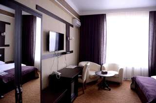 Отель Pride Hotel Тараз Двухместный номер Делюкс с 1 кроватью и душем-2